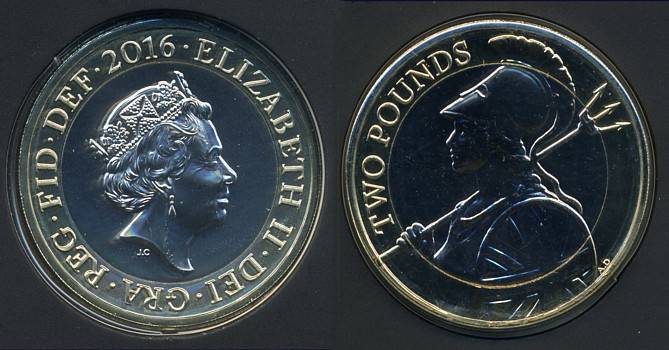 Аверс: Четвертый портрет в центре из медно-никелевого сплава с надписью ELIZABETH II DEI GRA REG FID DEF <i>дата</i>, начинающаяся высоко справа в кольце из никелевой латуни. <BR>Реверс: Британия лицом влево, TWO POUNDS слева в латунном кольце.